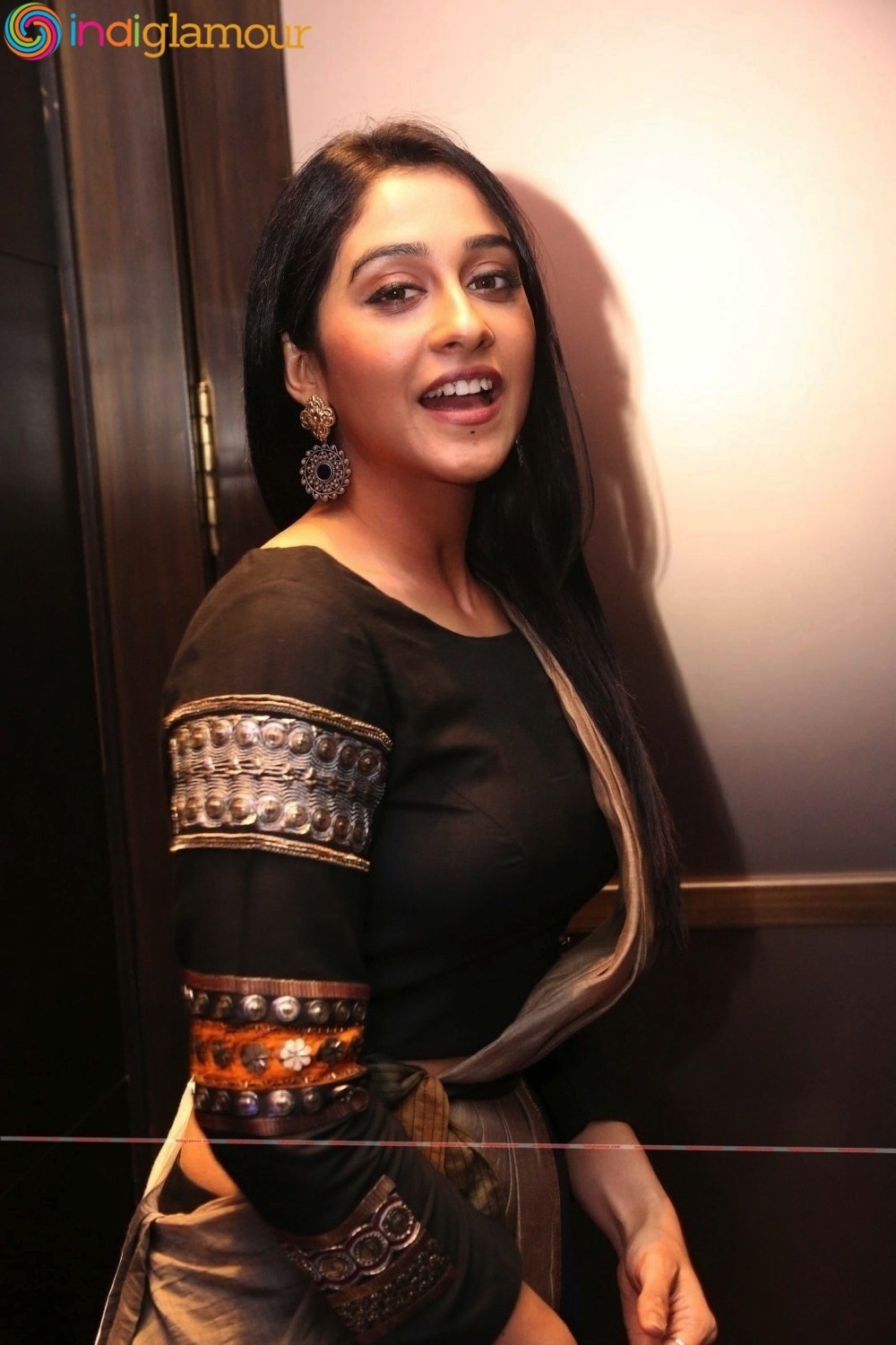 Regina Cassandra Actress hd photo