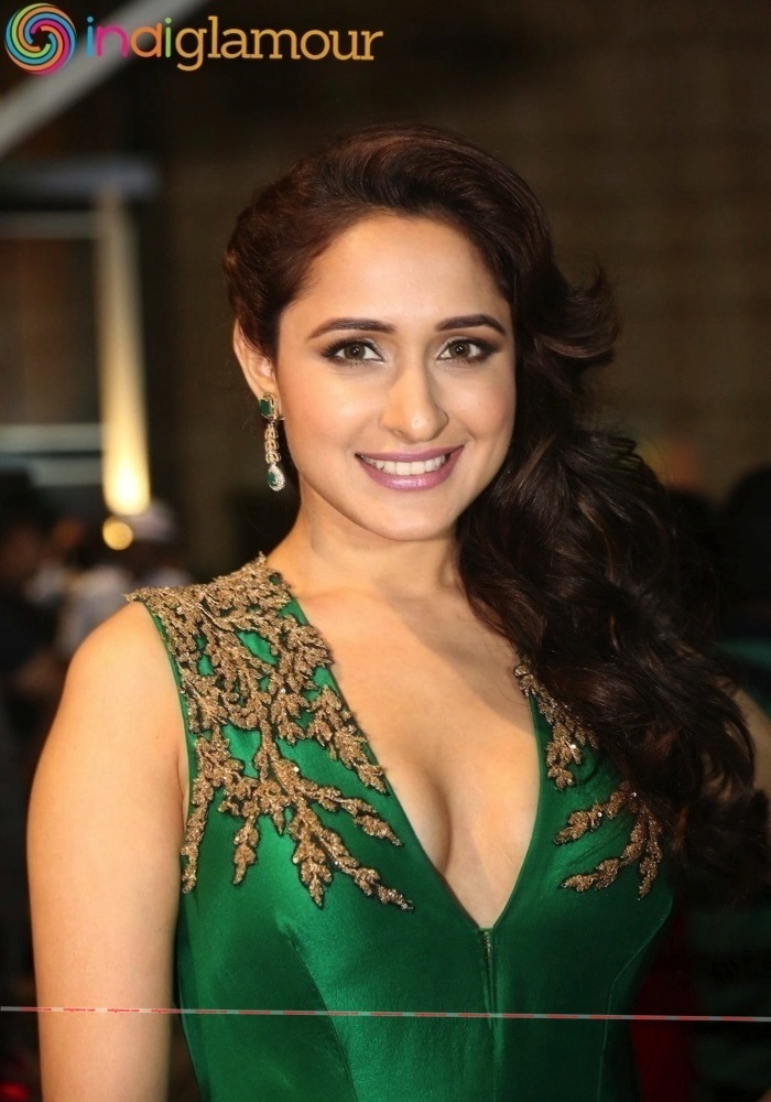 Pragya Jaiswal Actress hd photo