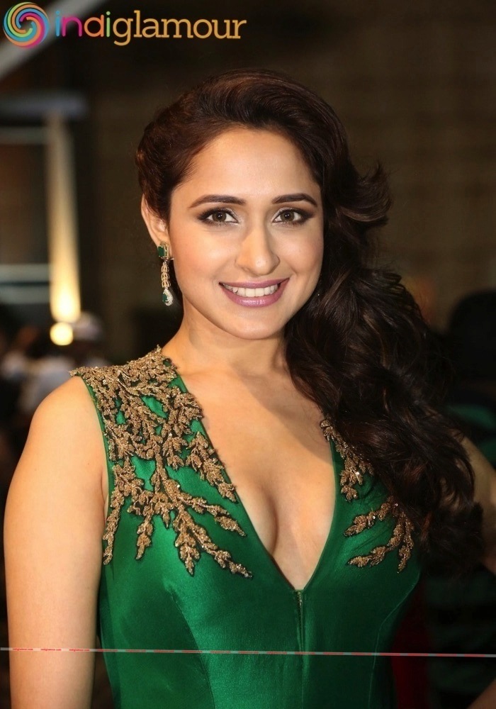 Pragya Jaiswal Actress hd photo