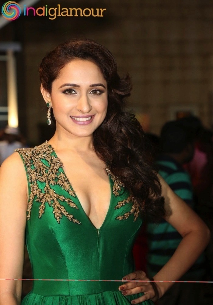 Pragya Jaiswal Actress hd photo