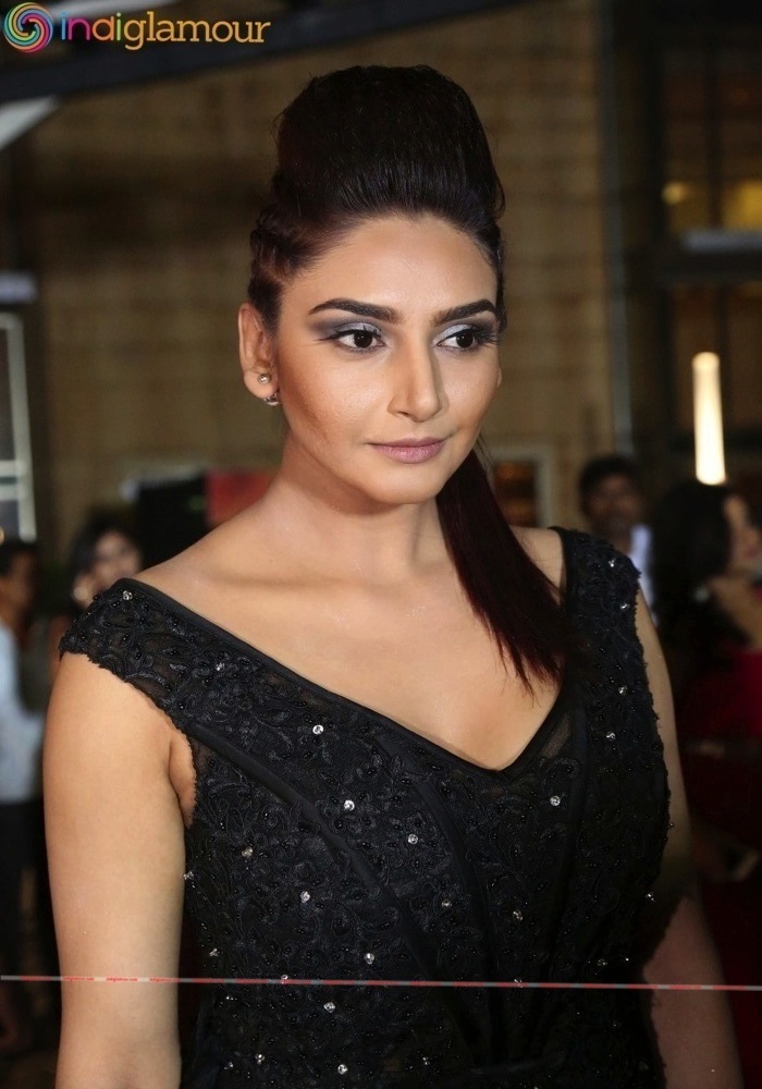 Ragini Dwivedi Actress hd photo