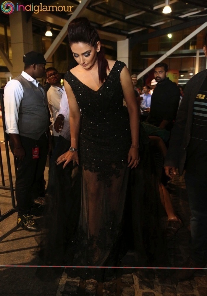 Ragini Dwivedi Actress hd photo