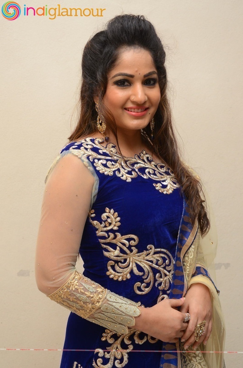 Madhavi Latha Actress hd photo