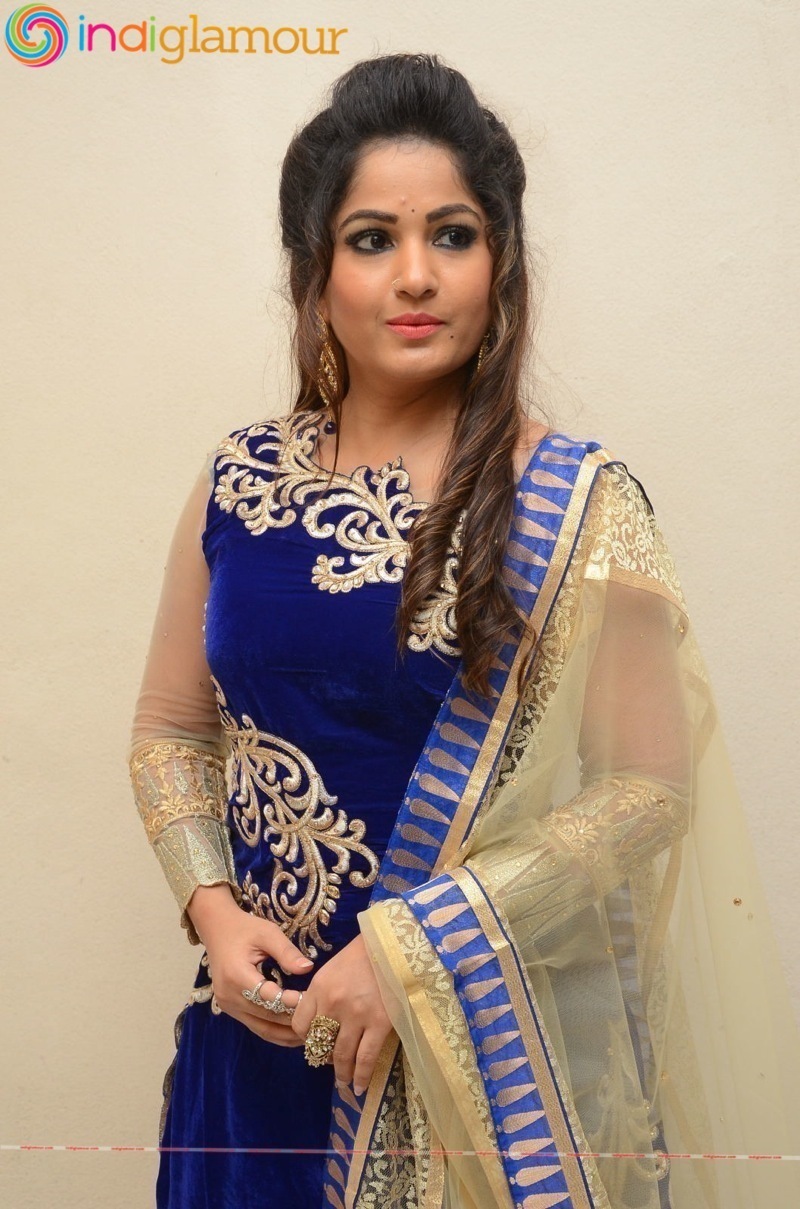 Madhavi Latha Actress hd photo