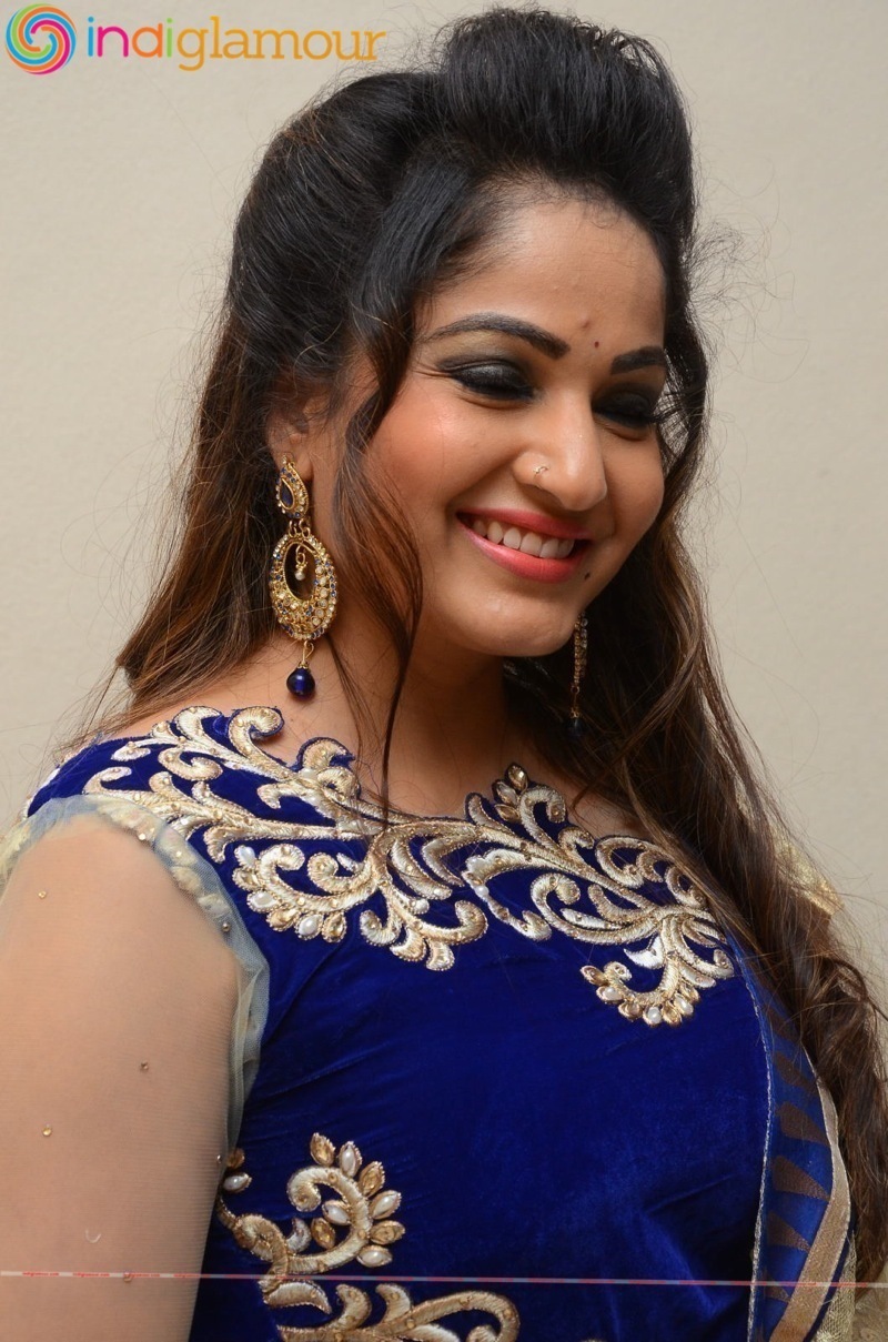 Madhavi Latha Actress hd photo