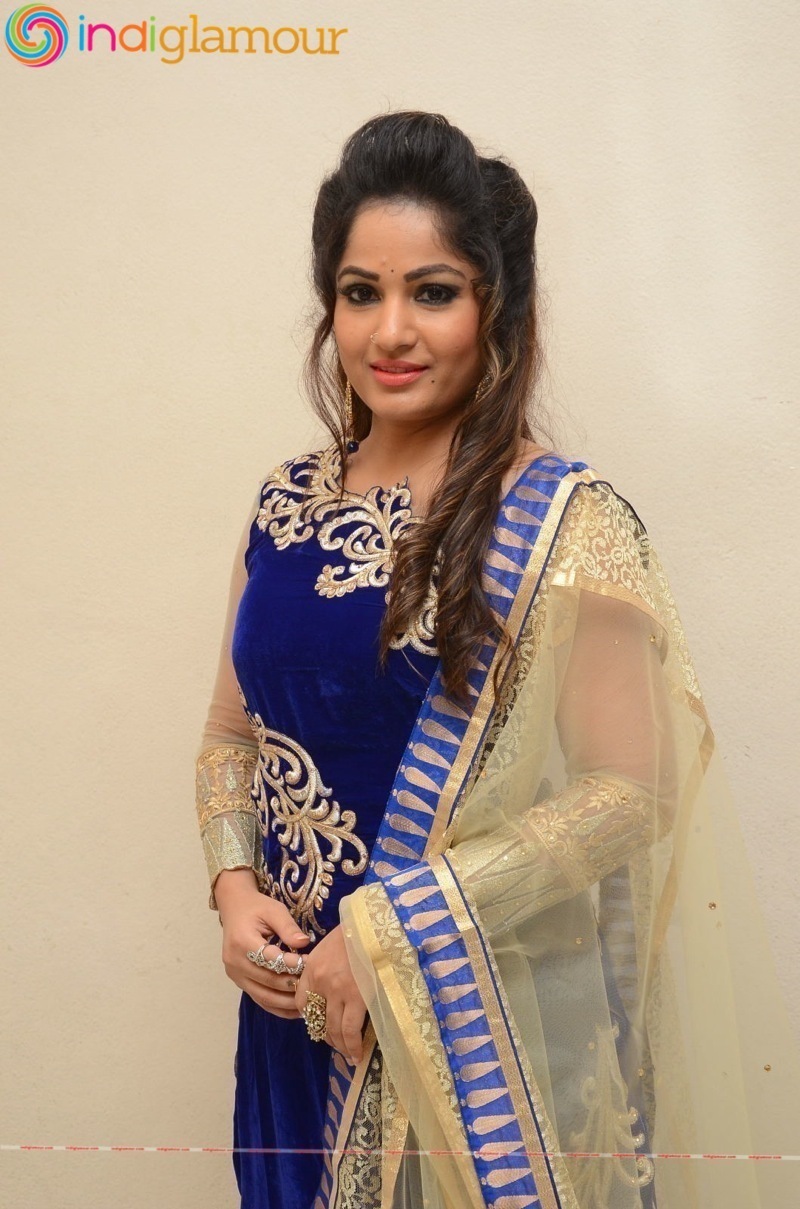 Madhavi Latha Actress hd photo