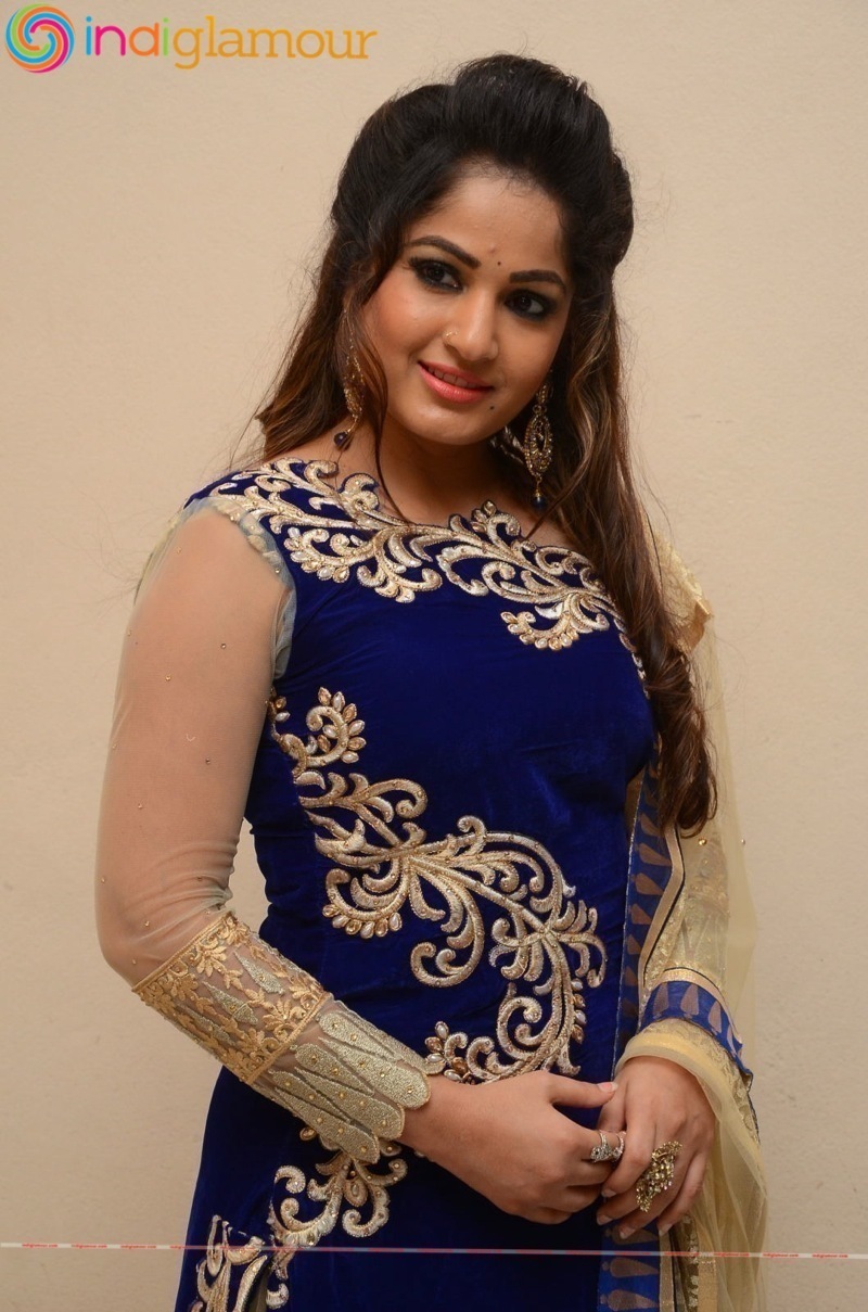 Madhavi Latha Actress hd photo