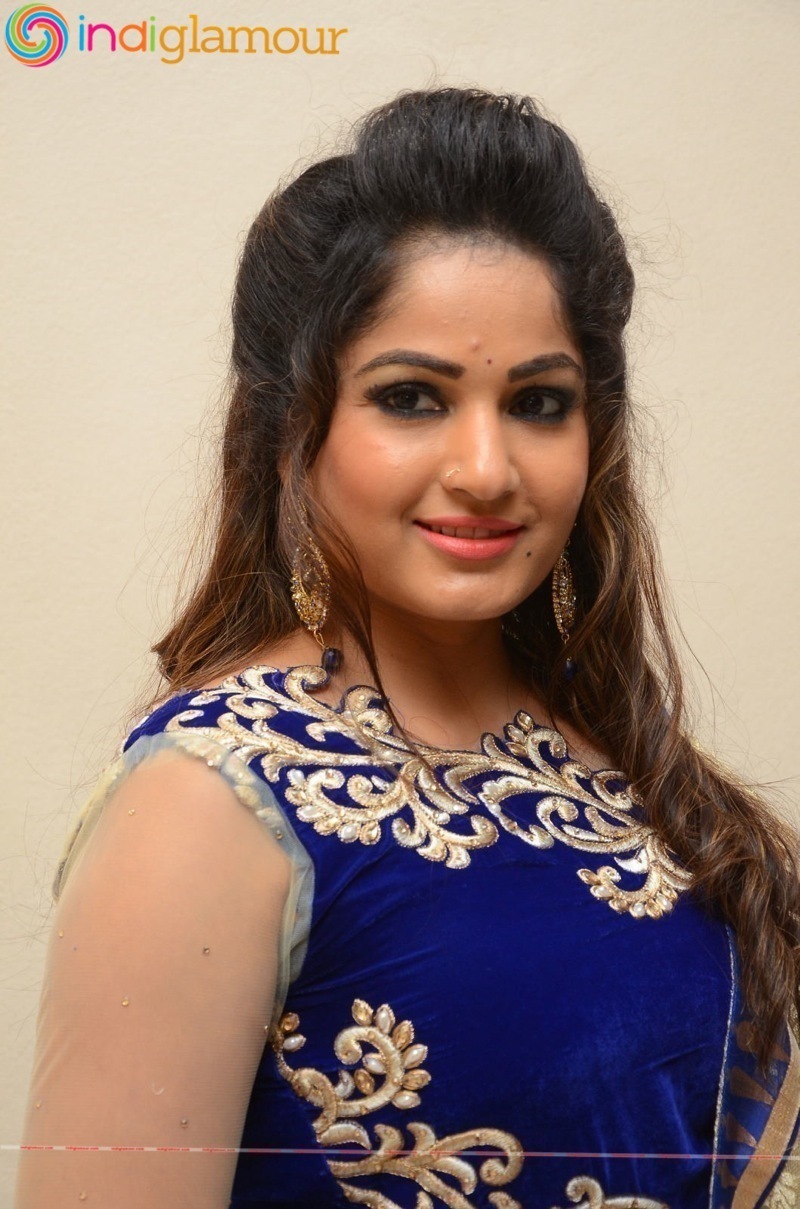 Madhavi Latha Actress hd photo
