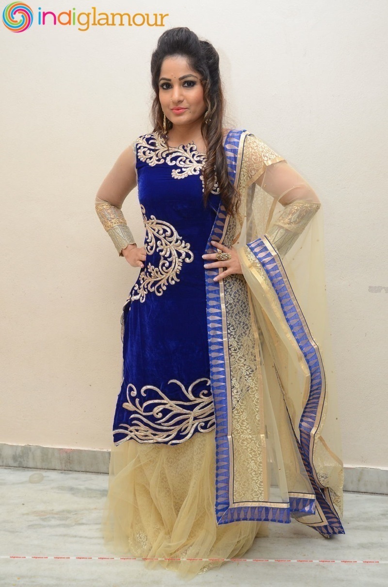 Madhavi Latha Actress hd photo