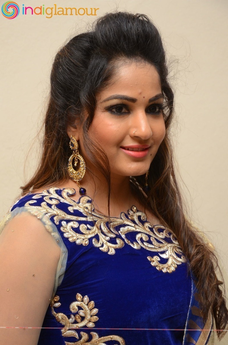 Madhavi Latha Actress hd photo