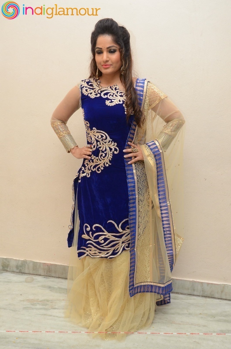 Madhavi Latha Actress hd photo