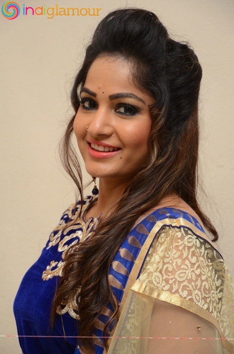 Madhavi Latha Actress hd photo