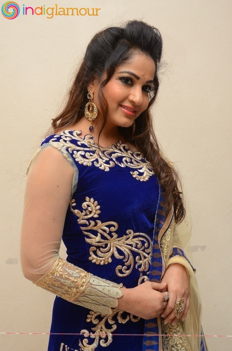 Madhavi Latha Actress hd photo