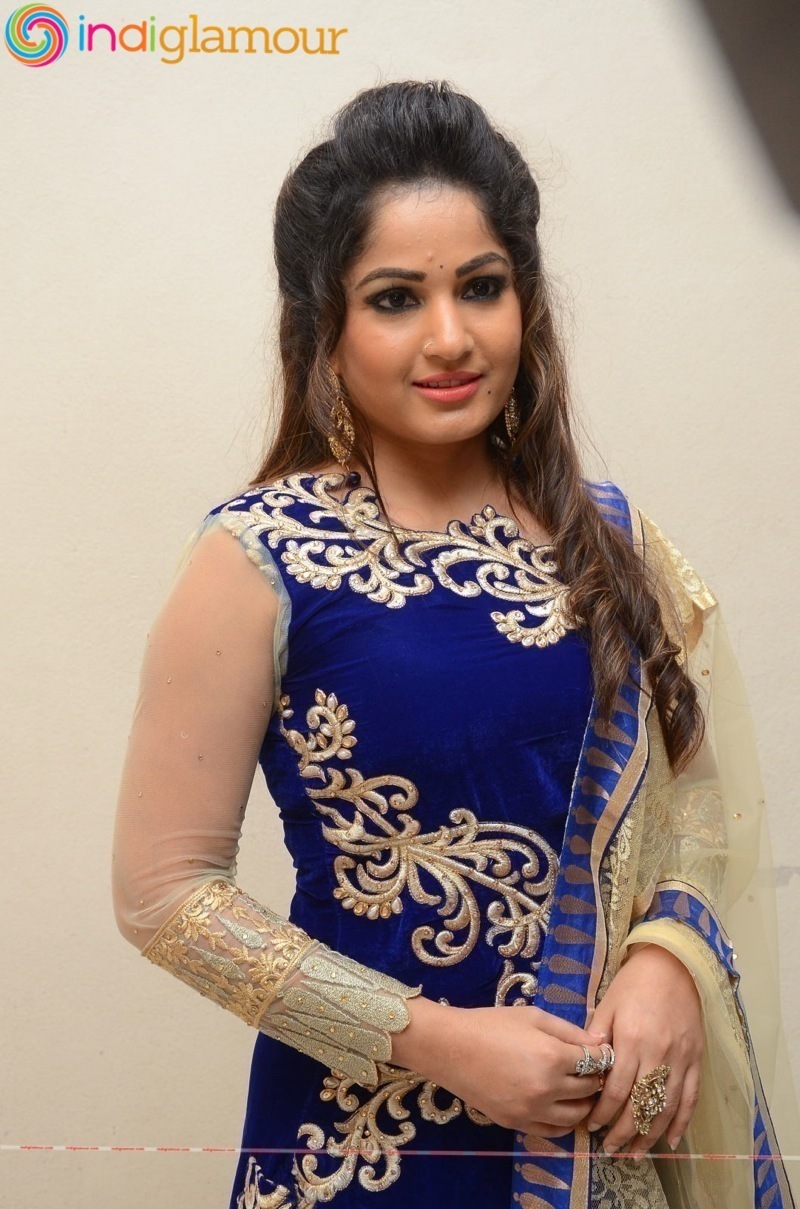 Madhavi Latha Actress hd photo