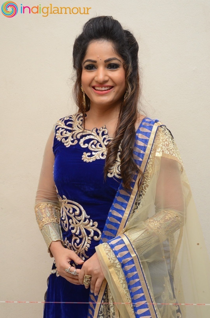 Madhavi Latha Actress hd photo