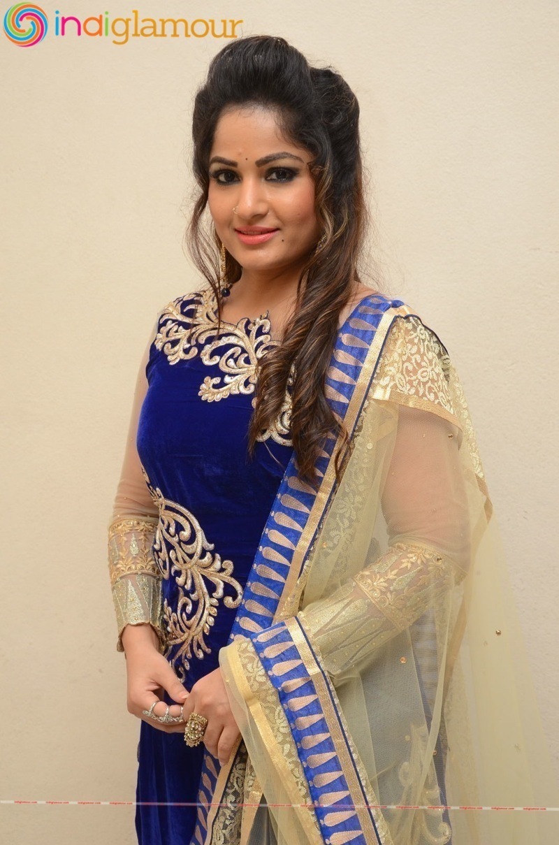 Madhavi Latha Actress hd photo