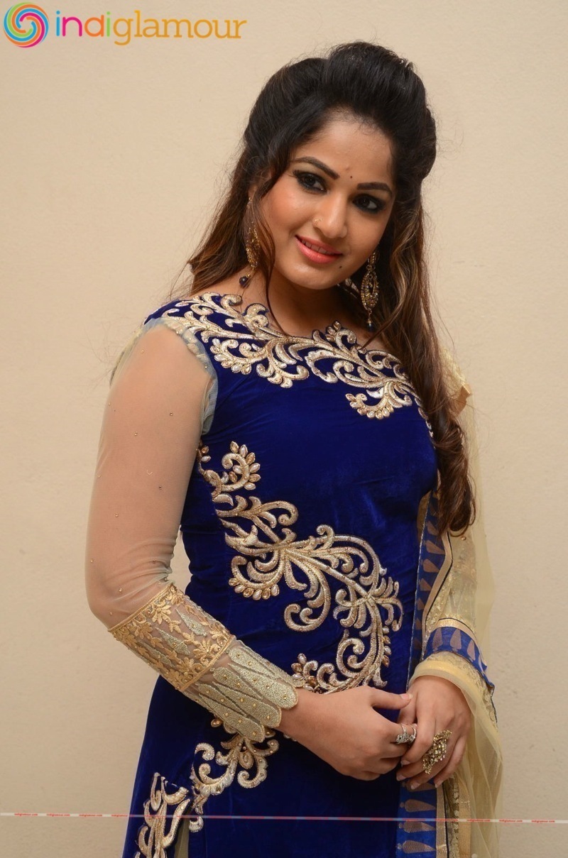 Madhavi Latha Actress hd photo