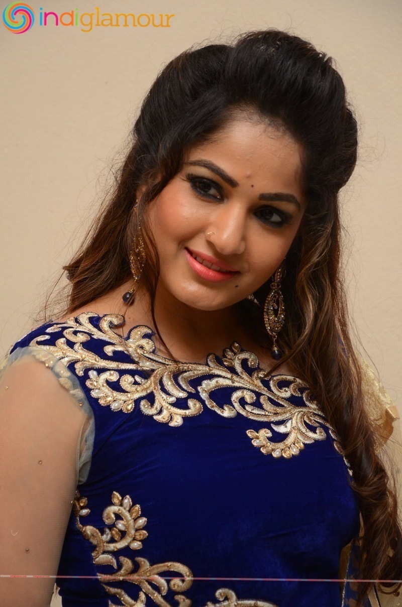 Madhavi Latha Actress hd photo