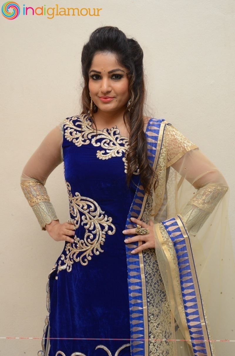 Madhavi Latha Actress hd photo