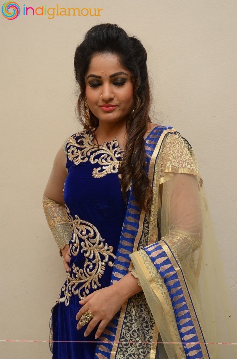 Madhavi Latha Actress hd photo