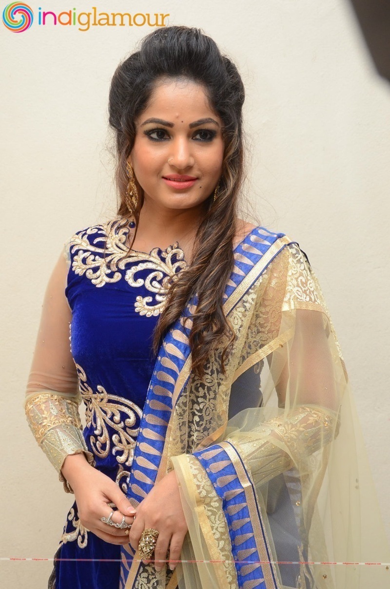 Madhavi Latha Actress hd photo
