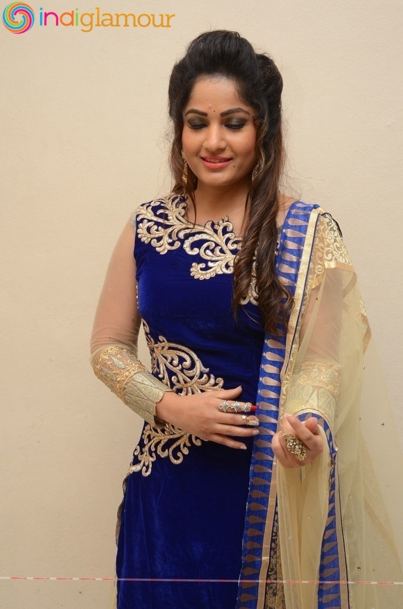 Madhavi Latha Actress hd photo