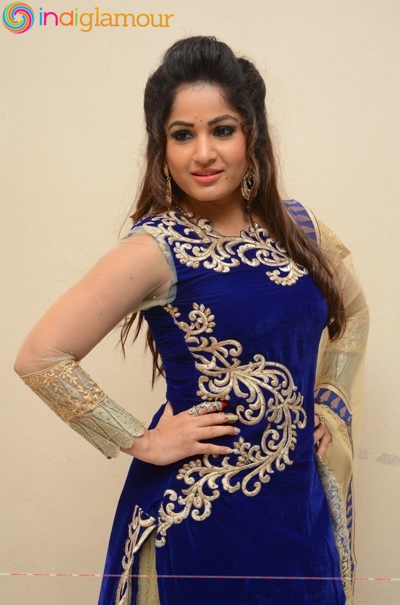 Madhavi Latha Actress hd photo