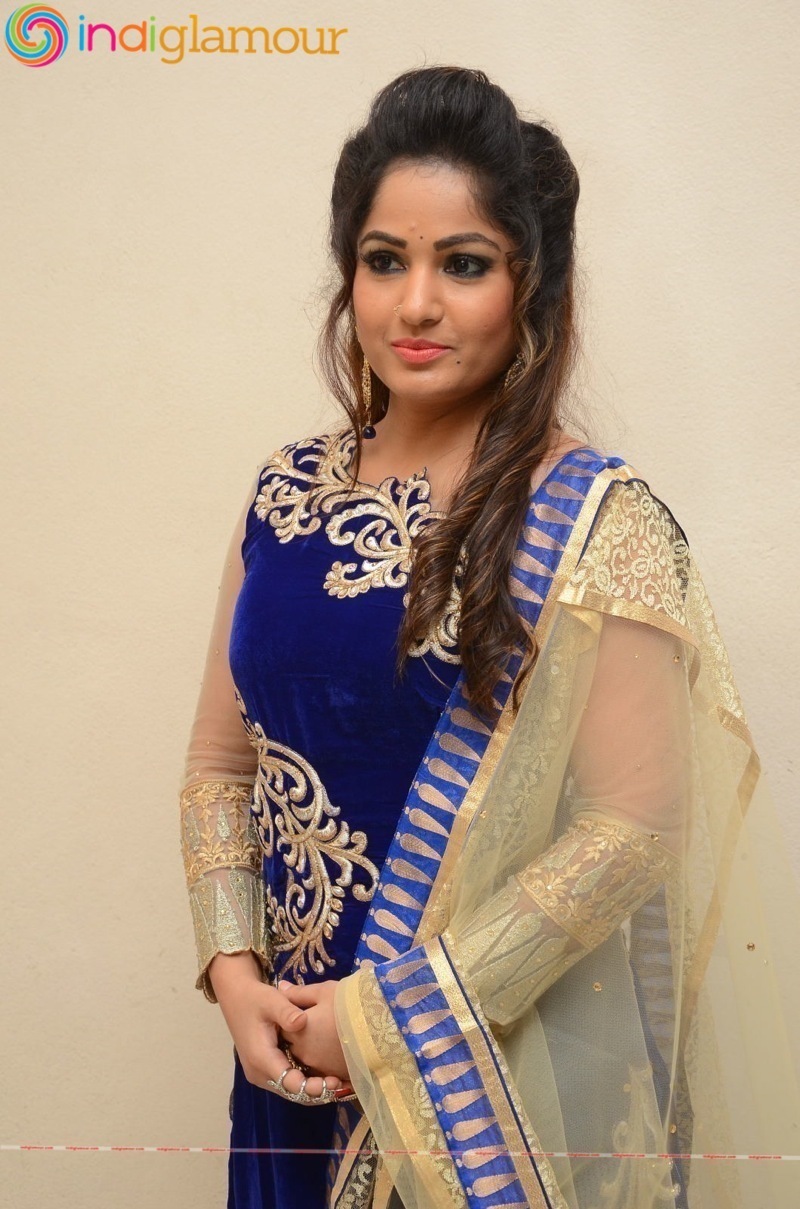 Madhavi Latha Actress hd photo
