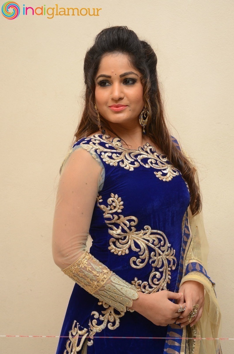 Madhavi Latha Actress hd photo