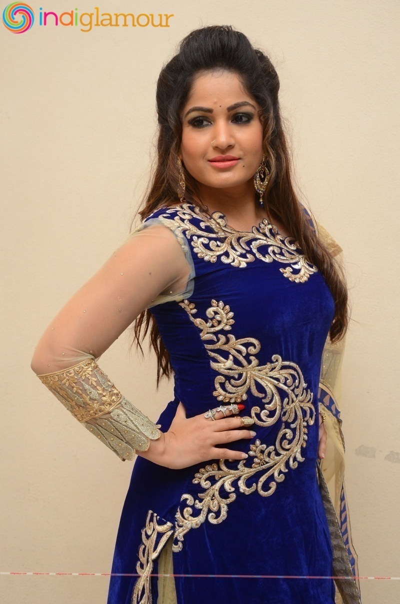 Madhavi Latha Actress hd photo