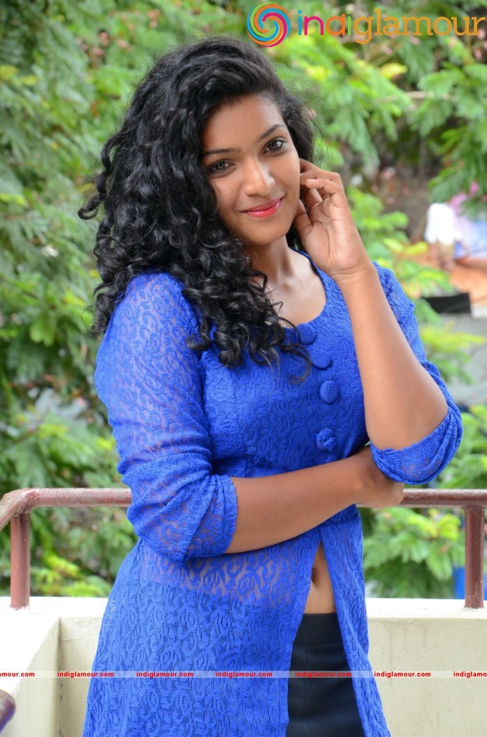 Gayathri Actress hd photo