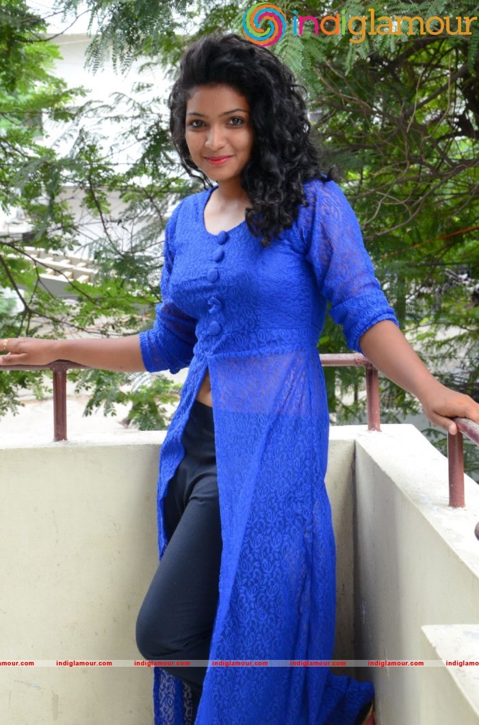 Gayathri Actress hd photo