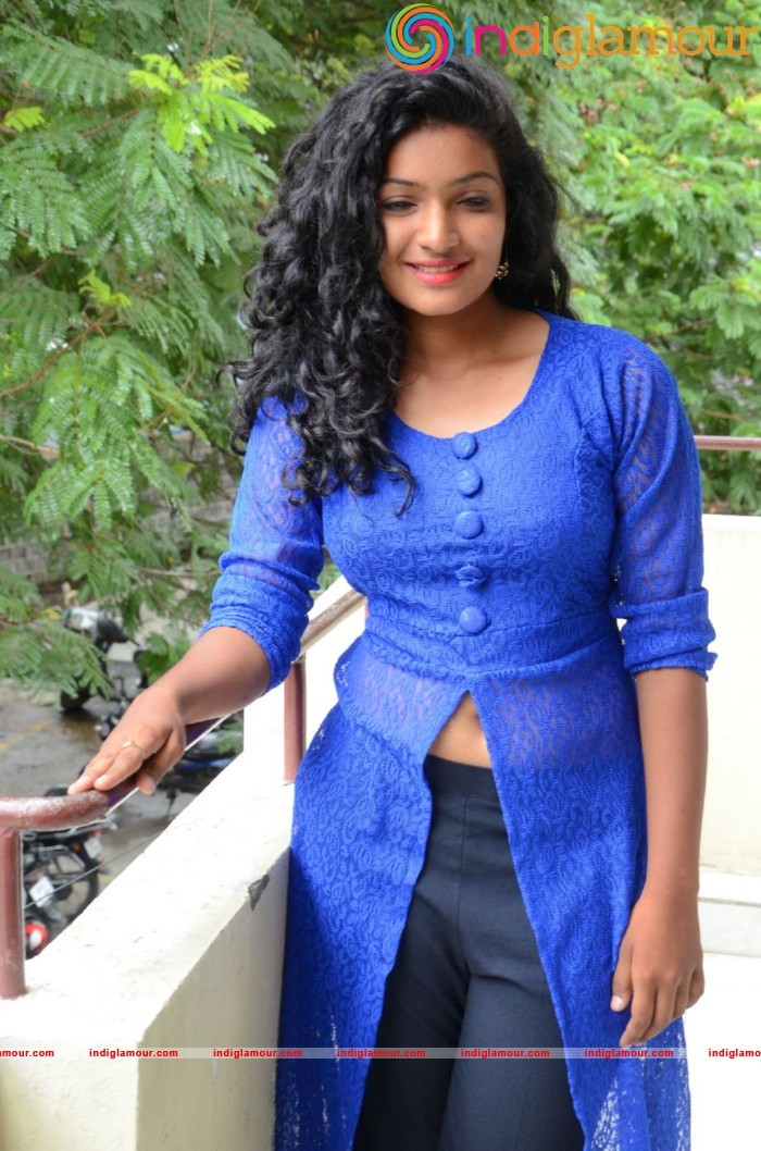Gayathri Actress hd photo