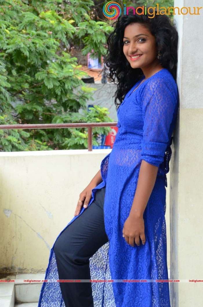 Gayathri Actress hd photo