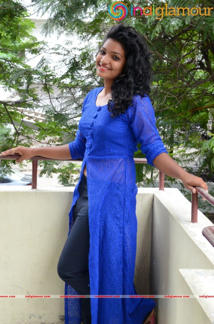 Gayathri Actress hd photo