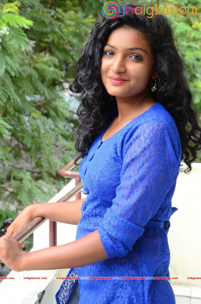 Gayathri Actress hd photo