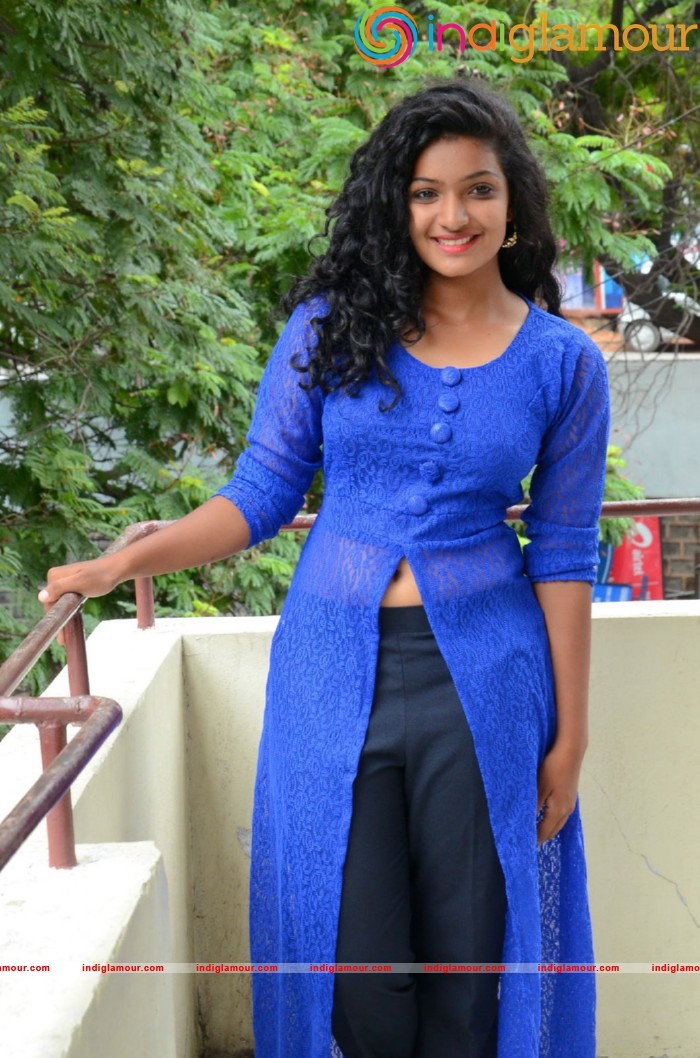 Gayathri Actress hd photo