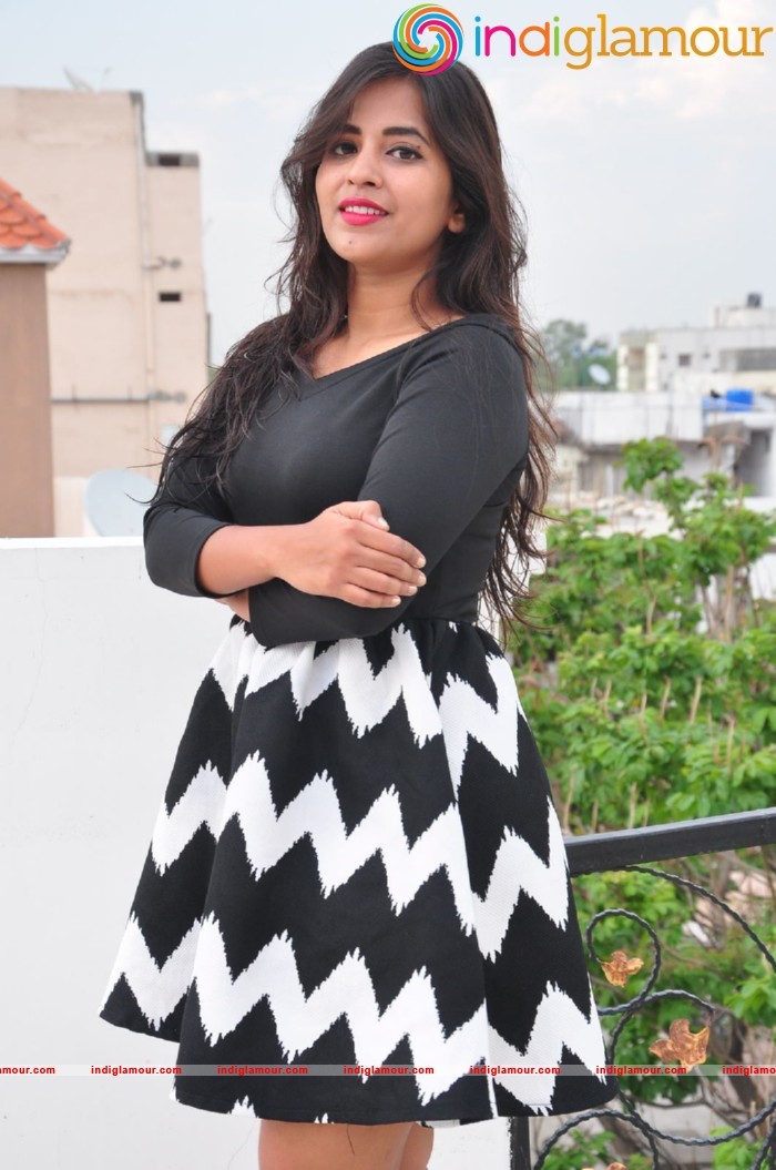 Komali Actress hd photo
