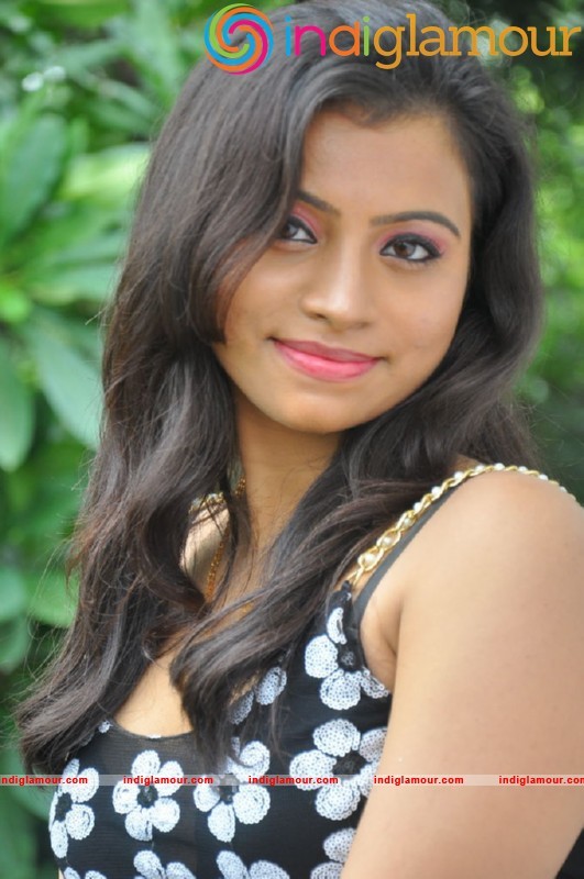 Priya Latest Hot Photo Shoot Actress hd photo