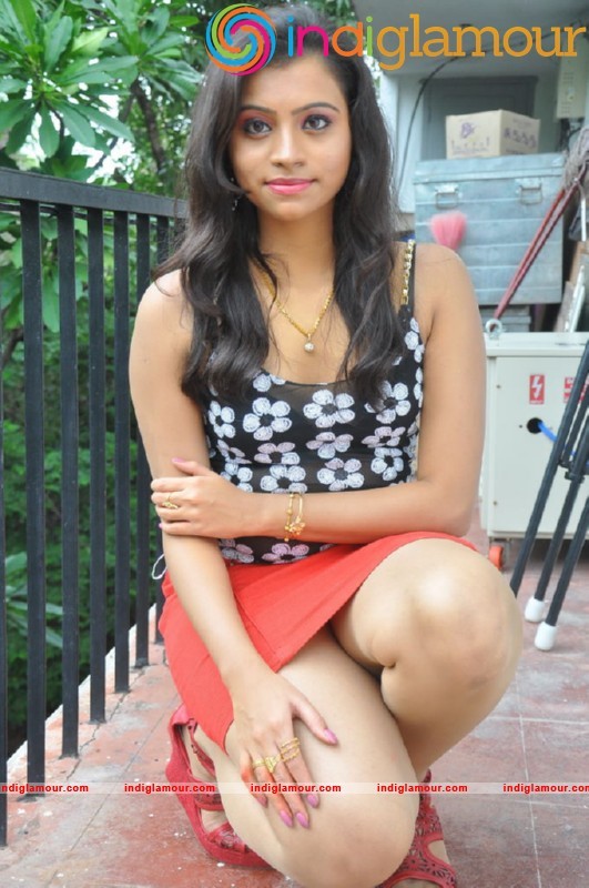Priya Latest Hot Photo Shoot Actress hd photo