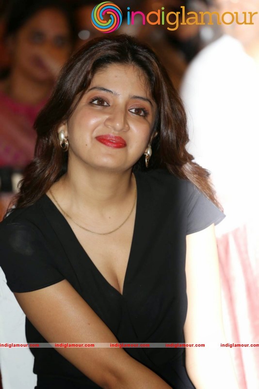 Poonam Kaur Spicy And Hot Photos Actress hd photo