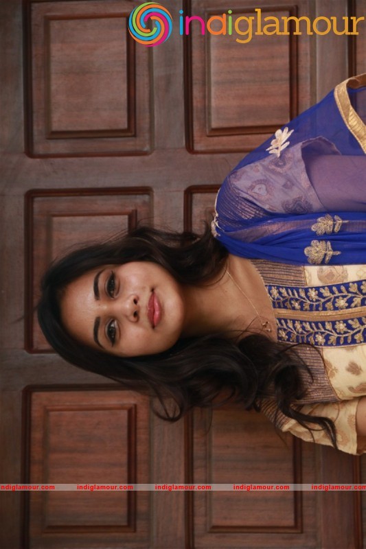 Suza Kumar Actress hd photo
