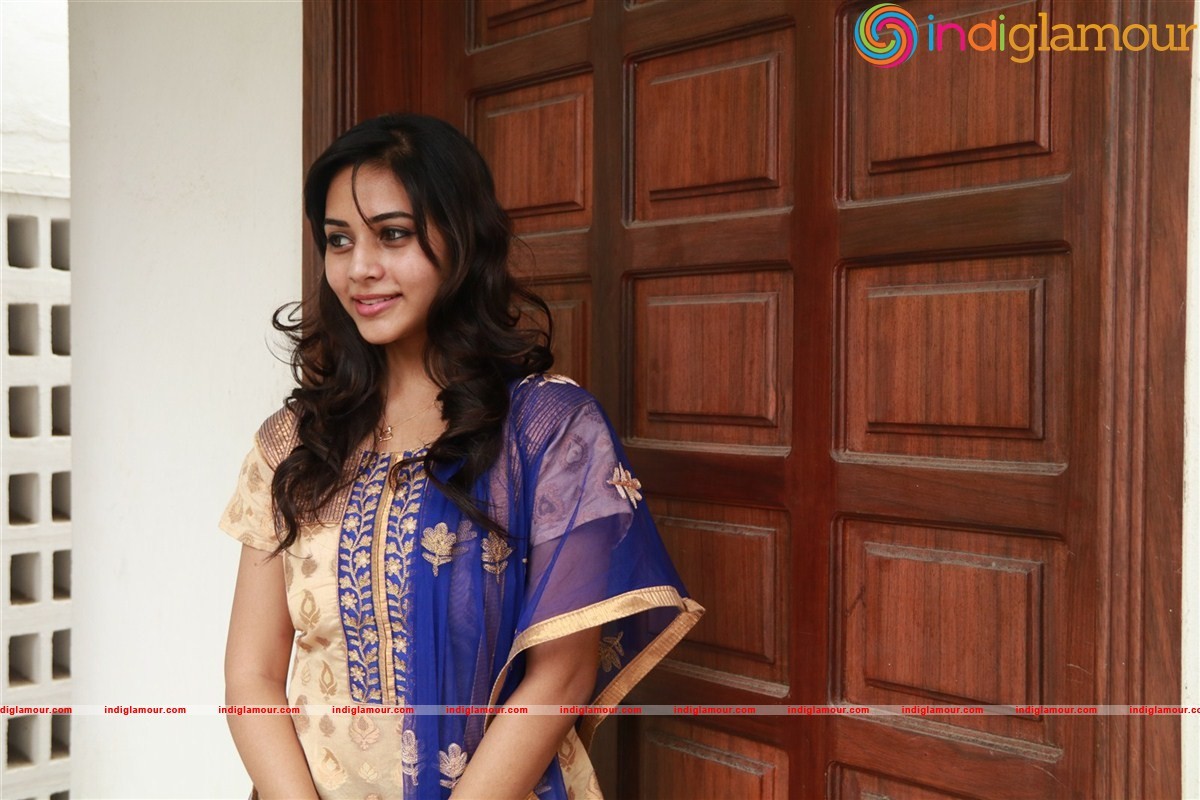 Suza Kumar Actress hd photo