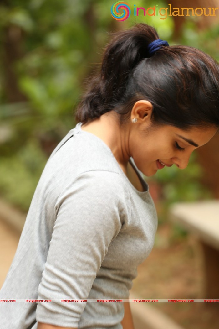 Niveda Thomas New Photos Actress hd photo