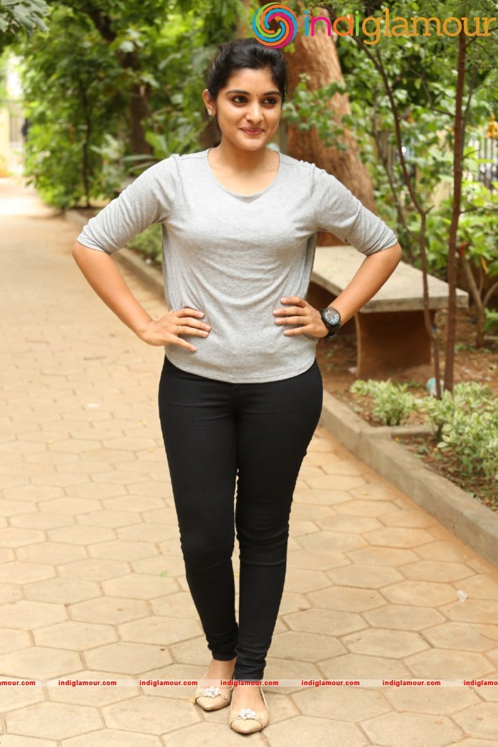 Niveda Thomas New Photos Actress hd photo