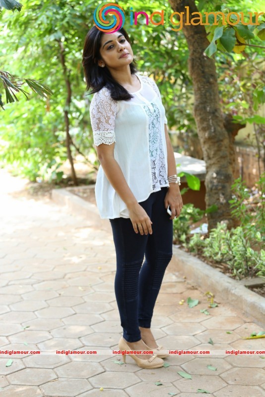 Niveda Thomas Latest Photo Gallery Actress hd photo