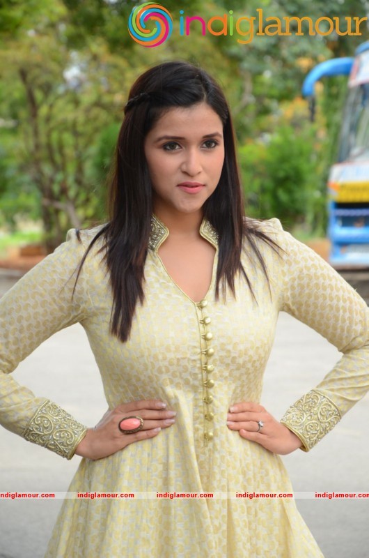 Manara Chopara Latest Photos Gallery Actress hd photo