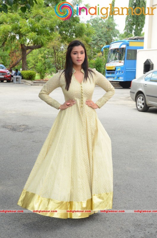 Manara Chopara Latest Photos Gallery Actress hd photo