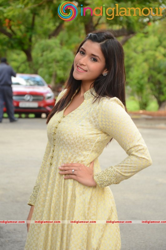 Manara Chopara Latest Photo Gallery Actress hd photo