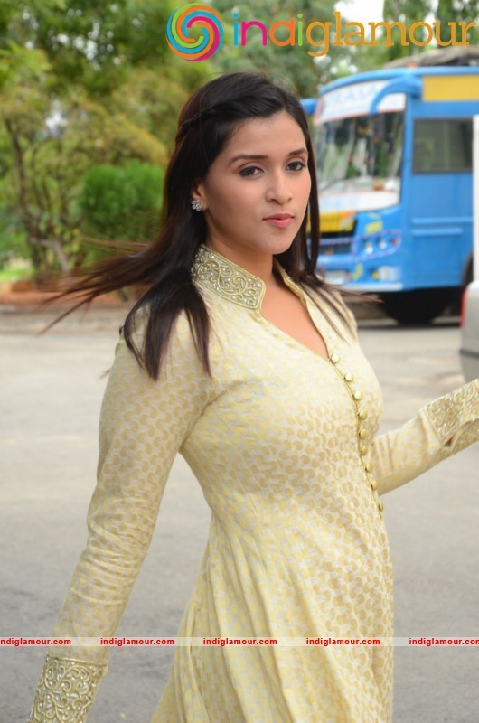 Manara Chopara Latest Photo Gallery Actress hd photo